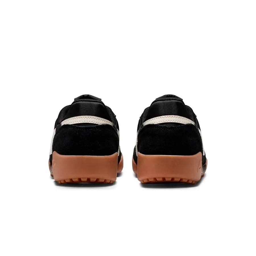 Imagen 3 de 8 de Zapatillas Nike Terra Manta Suede-NEGRO/BLANCO/MARRON