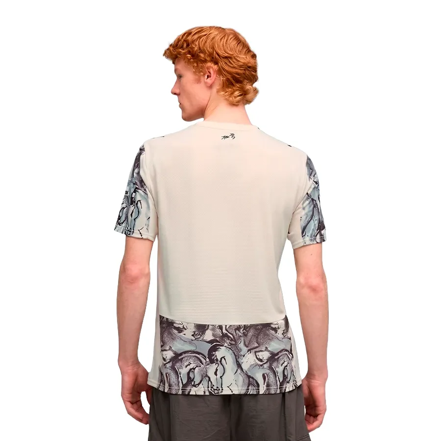 Imagen 1 de 5 de Camiseta Puma Manchester City Year of the Horse-CRUDO/NEGRO