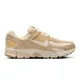zapatillas-nike-vomero-5-BEIGE/BLANCO
