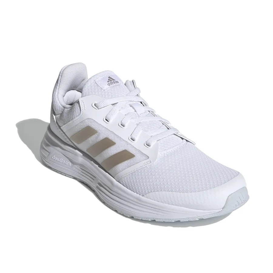 Imagen 0 de 6 de Zapatillas adidas Galaxy 5-BLANCO/DORADO