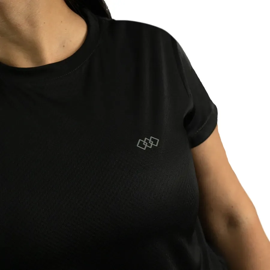 Imagen 4 de 5 de Remera Kamp Ultrarun Con Recortes Laterales 25-NEGRO