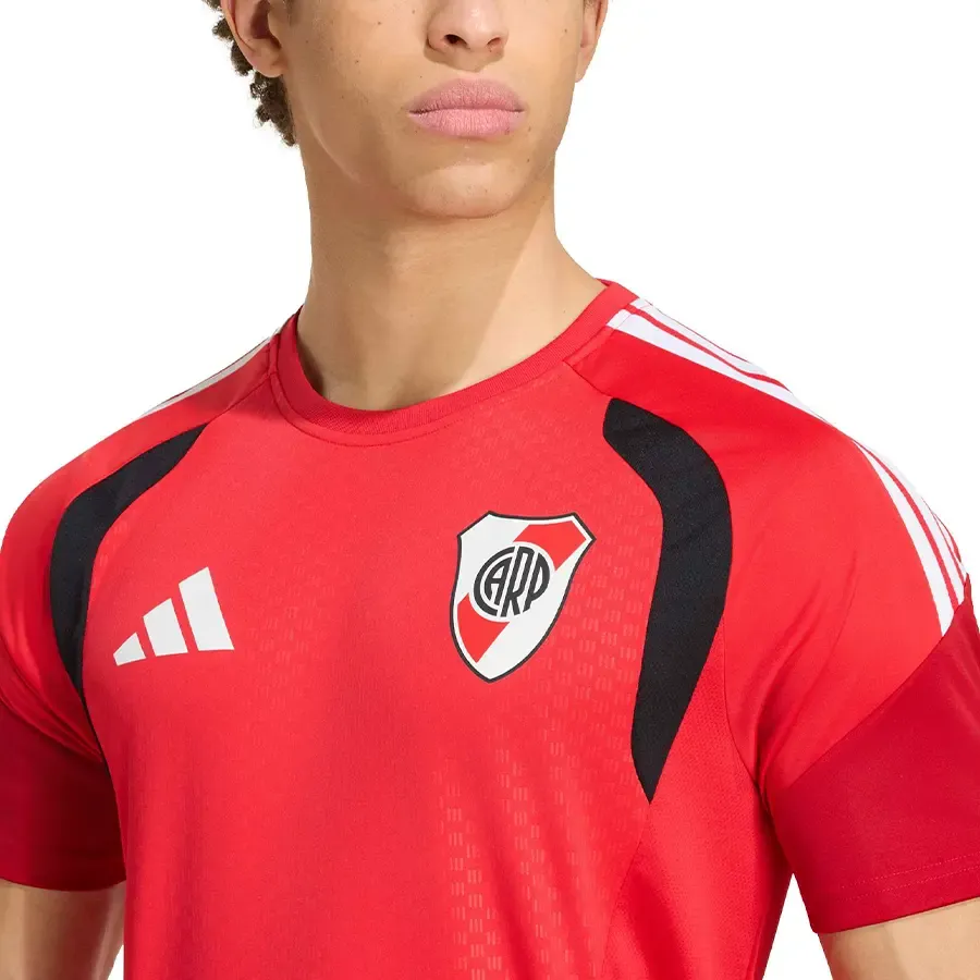 Imagen 4 de 6 de Camiseta adidas Entrenamiento Tiro26 Competition River Plate 26/27-ROJO/NEGRO/BLANCO