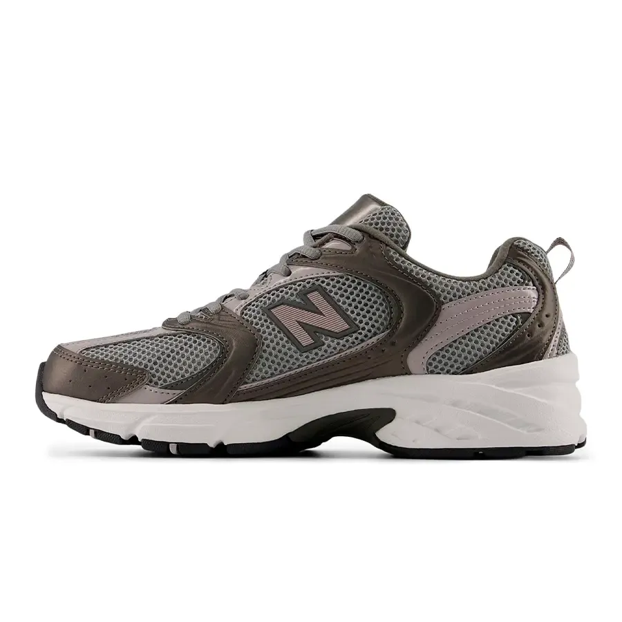 Imagen 2 de 5 de Zapatillas New Balance 530-GRIS/GRAFITO