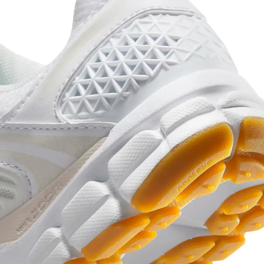 Imagen 7 de 8 de Zapatillas Nike Zoom Vomero 5-BLANCO/BEIGE