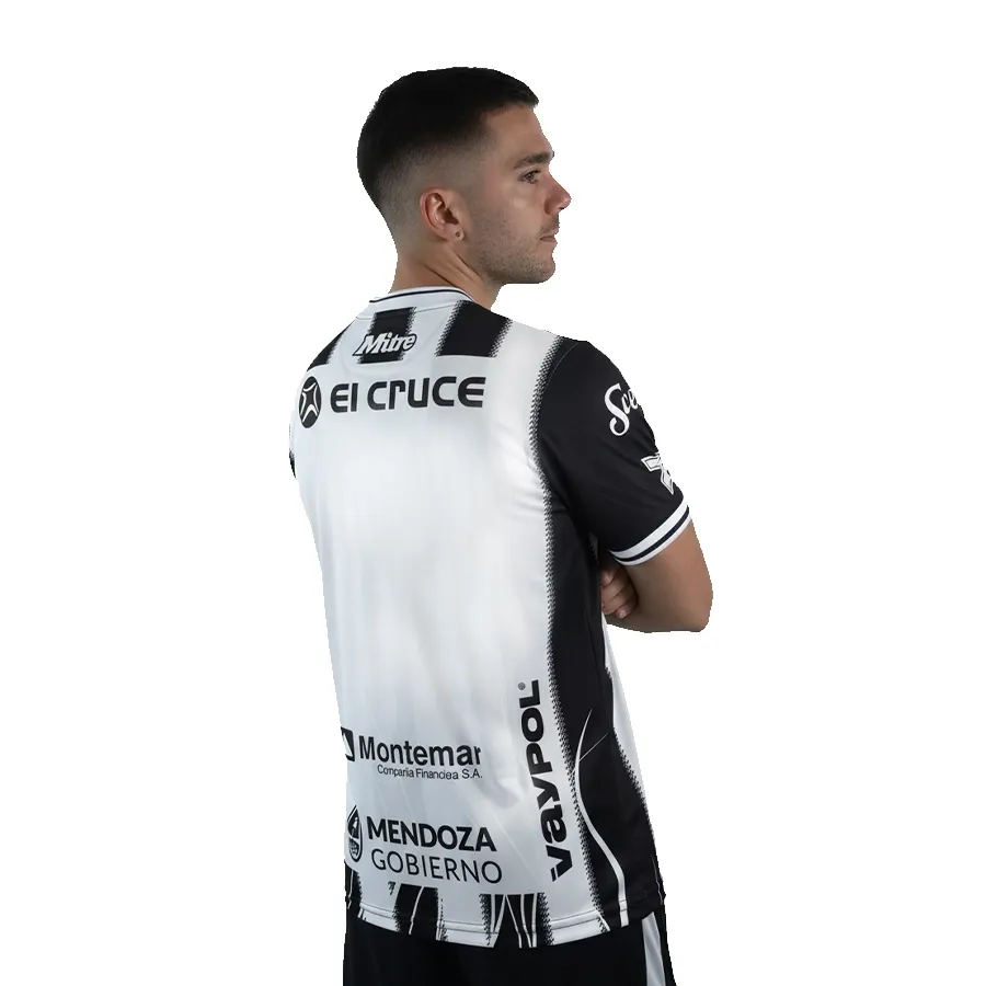 Imagen 1 de 2 de Camiseta Mitre Oficial Gimnasia y Esgrima 25-NEGRO/BLANCO