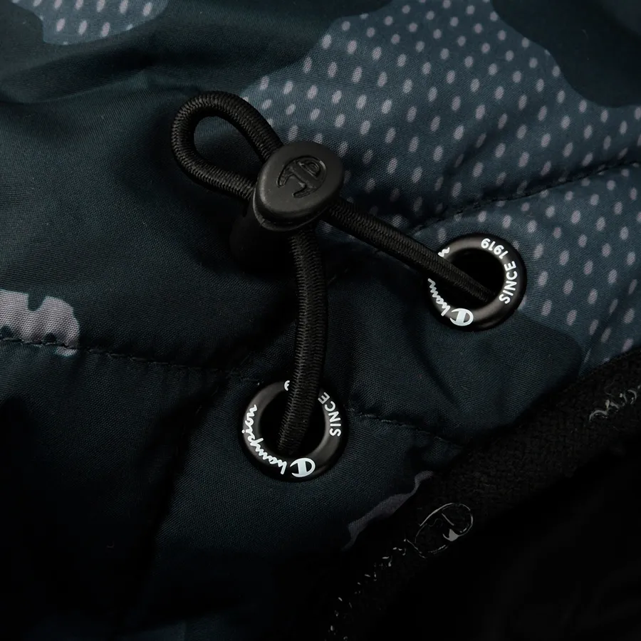 Imagen 2 de 5 de Campera Champion Camuflada-GRIS