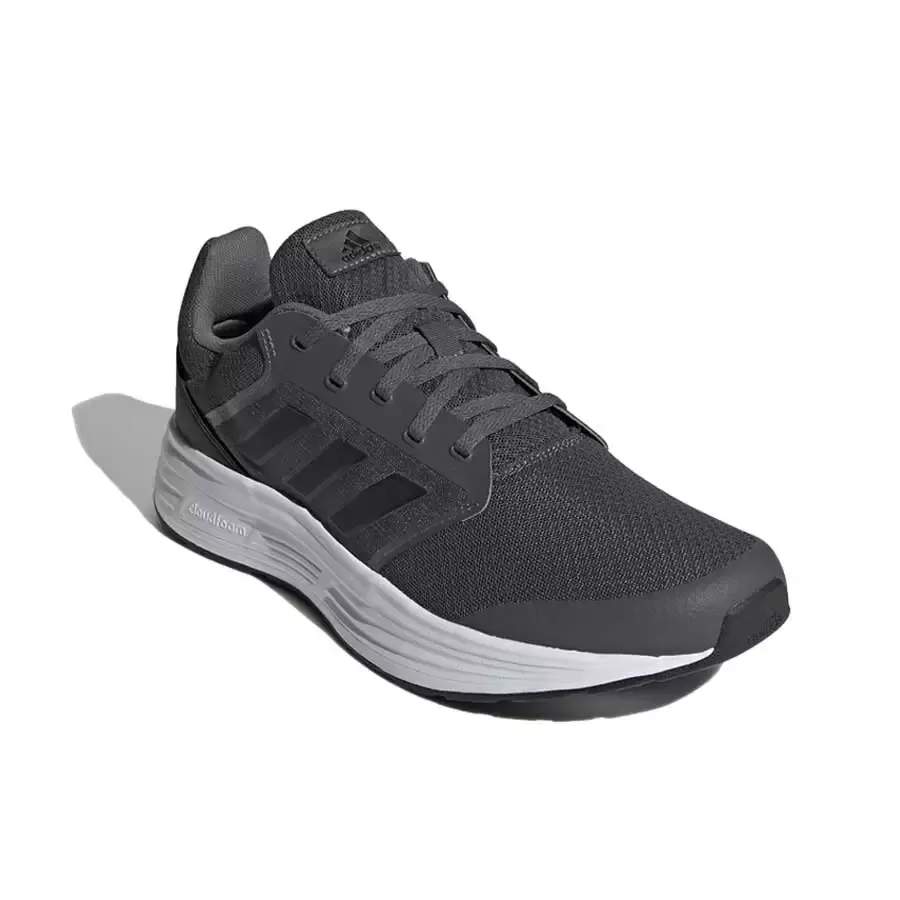 Imagen 0 de 6 de Zapatillas adidas Galaxy 5-GRAFITO