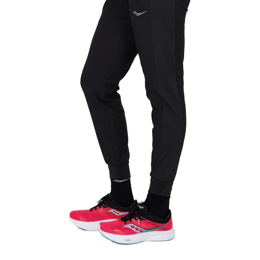 Imagen 0 de 5 de Pantalón Saucony Boston Woven-NEGRO