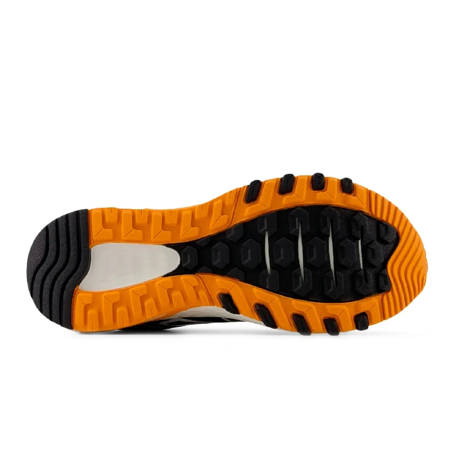 Imagen 4 de 5 de Zapatillas New Balance MT410CO8-NEGRO/BLANCO