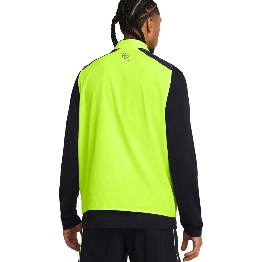 Imagen 1 de 6 de Chaleco Under Armour Run Everywhere-VERDE FLUOR/NEGRO