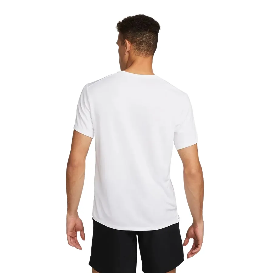 Imagen 1 de 4 de Remera Nike Dri-FIT UV Miler-BLANCO
