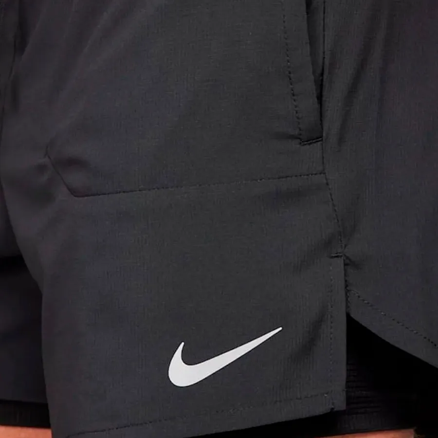 Imagen 3 de 4 de Short Nike Stride 2 En 1-NEGRO
