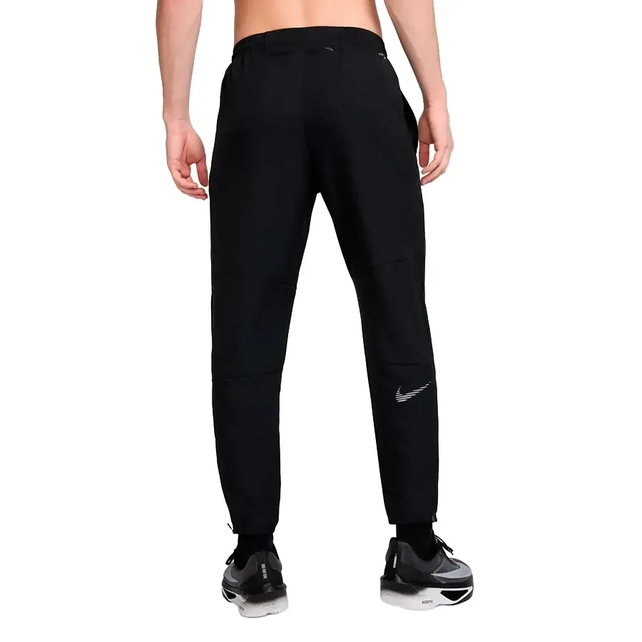 Imagen 8 de 11 de Pantalón Nike Challenger FlashT-NEGRO