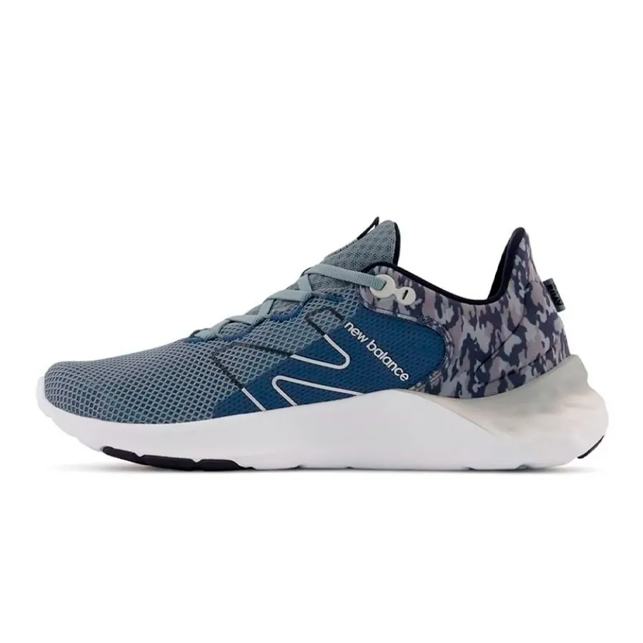 Imagen 2 de 5 de Zapatillas New Balance Mroavco 2-GRIS/AZUL