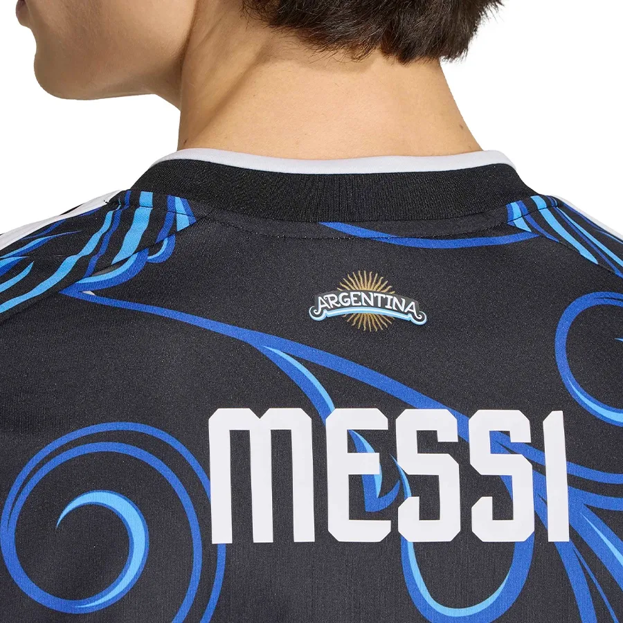 Imagen 5 de 6 de Camiseta adidas originals adidas Alternativa Messi Selección Argentina 26-NEGRO/AZUL/CELESTE