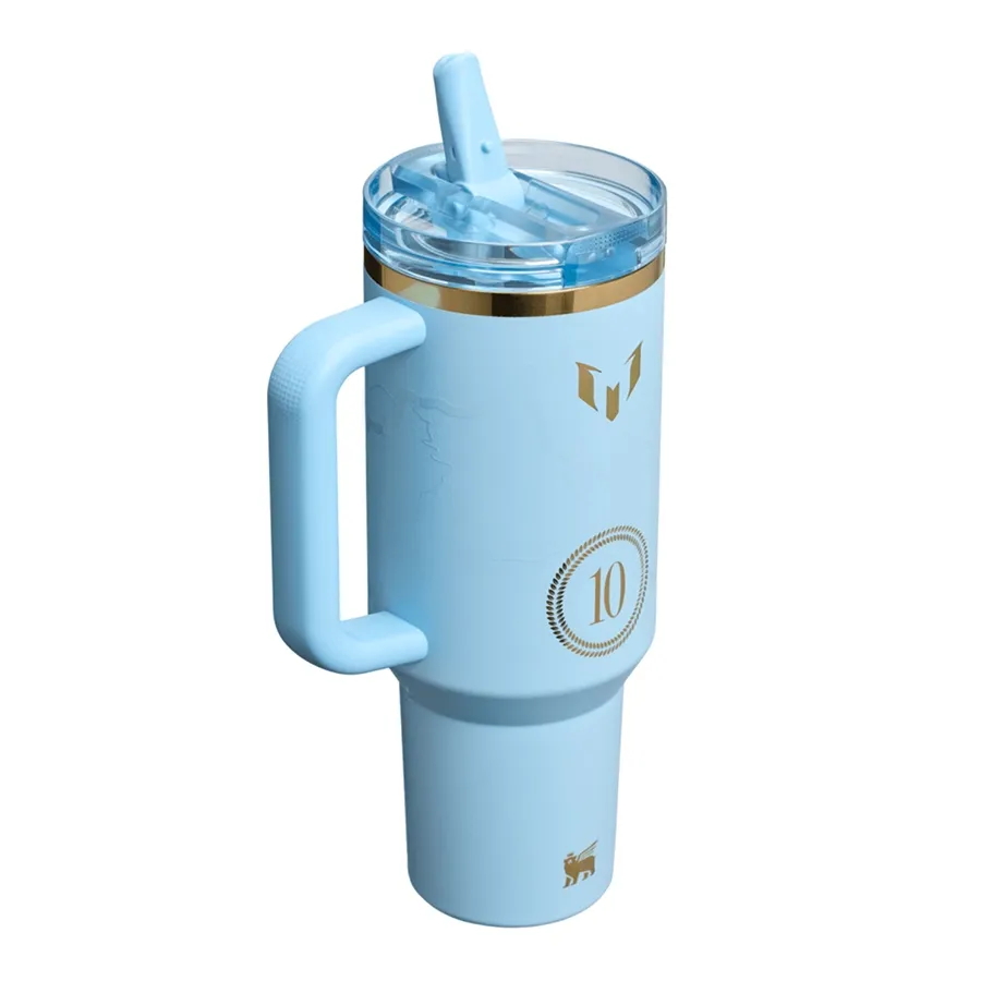 Imagen 1 de 5 de Vaso Quencher ProTour Flip Straw Messi x Stanley 1913 1.18 Lts.-CELESTE/DORADO