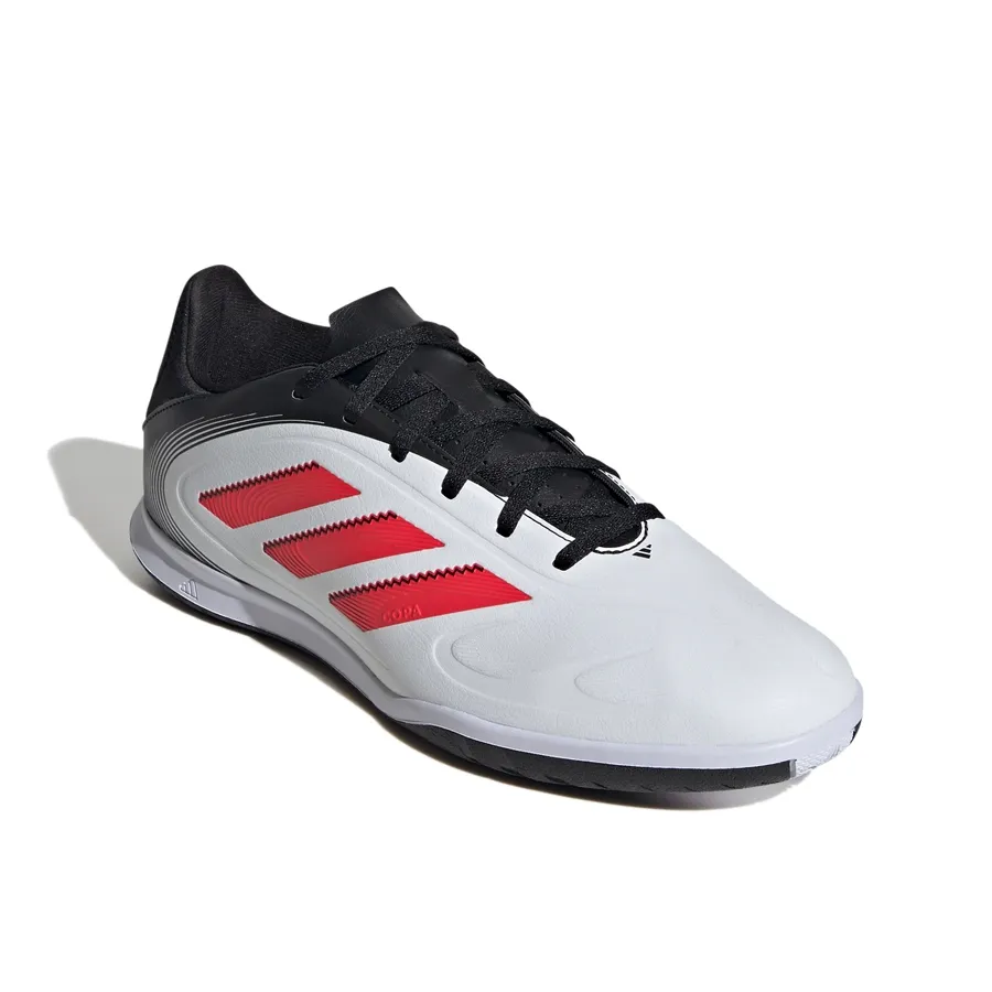 Imagen 1 de 7 de Botines adidas Copa Pure III Club Cancha Cubierta-NEGRO/NEGRO/NARANJA