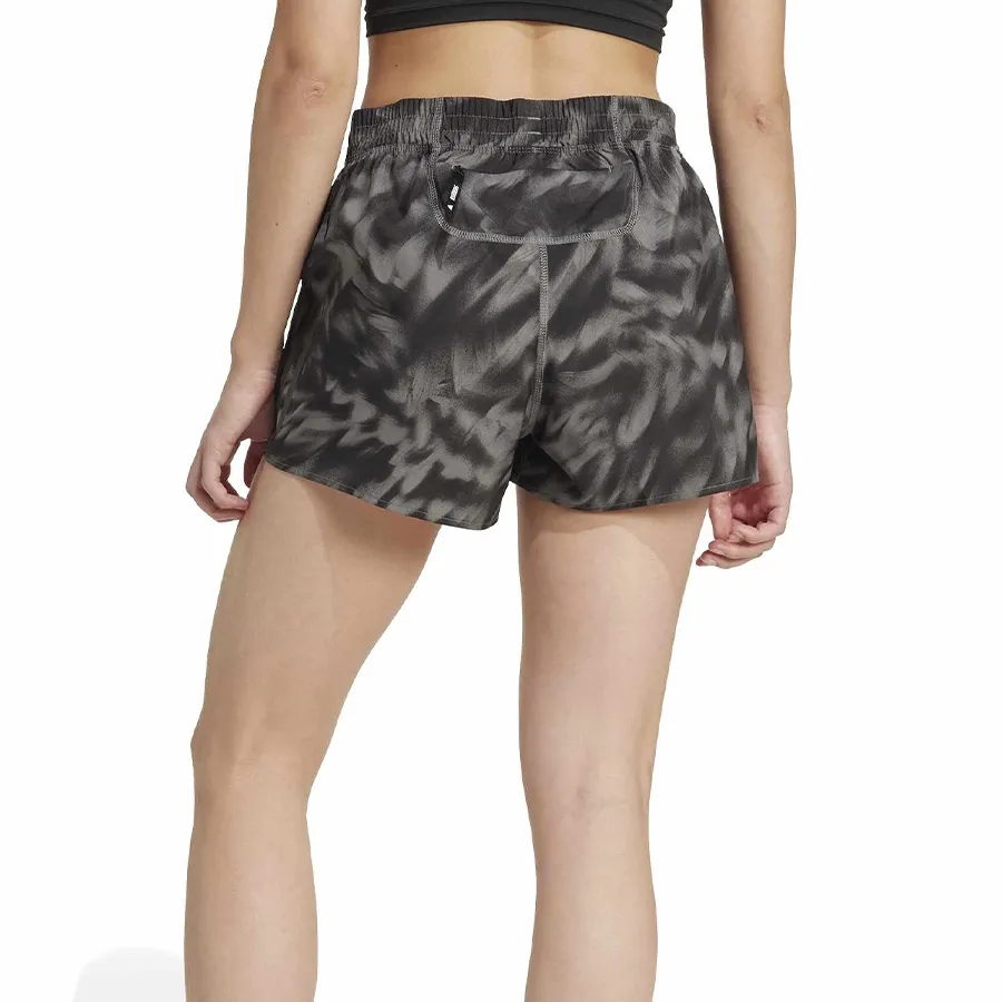 Imagen 1 de 5 de Shorts adidas Own The Run Allover Print-GRIS/NEGRO