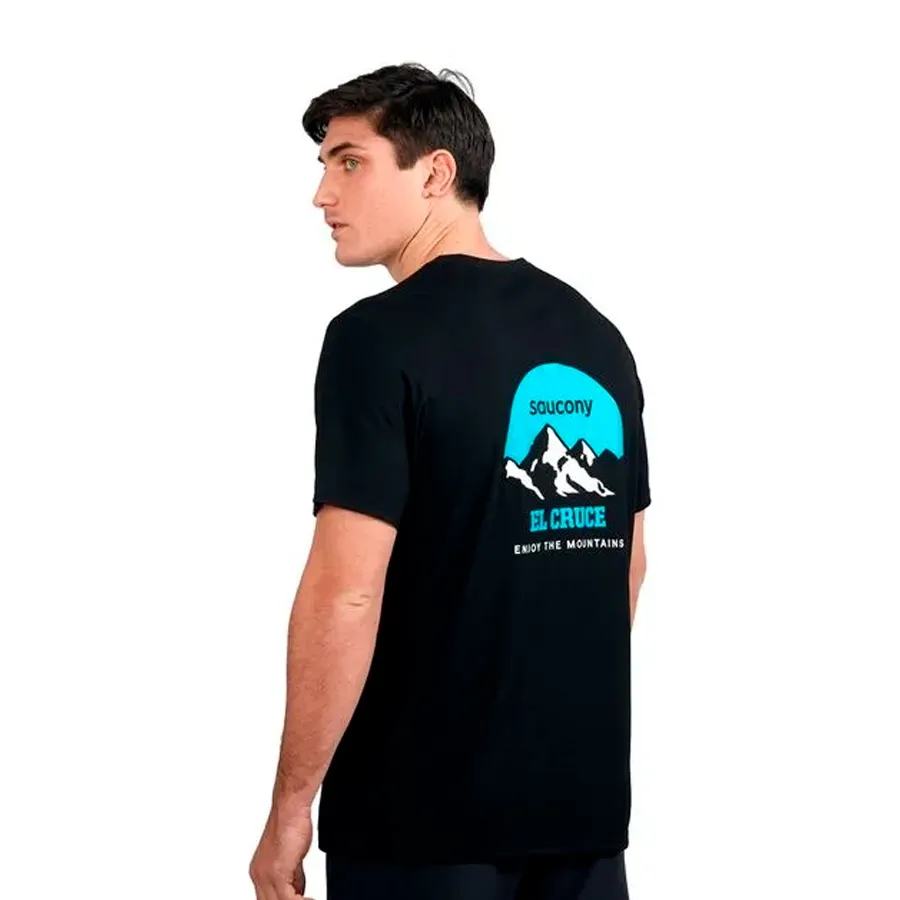 Imagen 3 de 6 de Remera Saucony Rested El Cruce-NEGRO