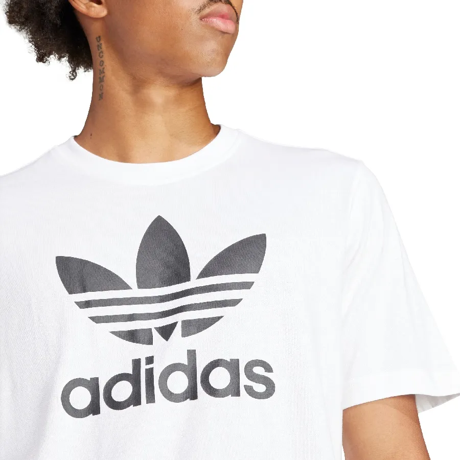 Imagen 3 de 5 de Remera adidas originals Adicolor Trifolio-BLANCO/NEGRO