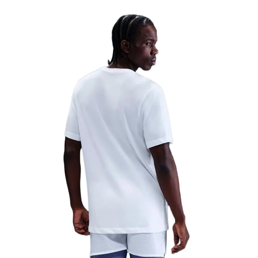 Imagen 1 de 4 de Remera Nike Tee Run Swoosh-BLANCO