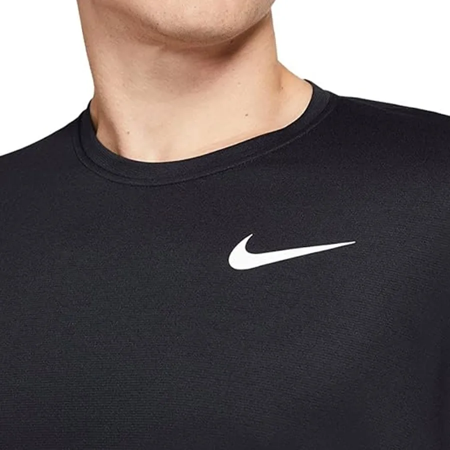 Imagen 2 de 4 de Remera Nike Dri-Fit Superset-NEGRO
