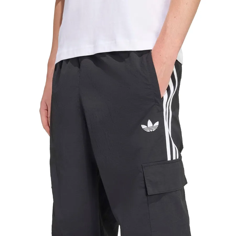 Imagen 4 de 6 de Pantalón adidas originals Cargo  Adicolor Classics 3 Tiras-NEGRO