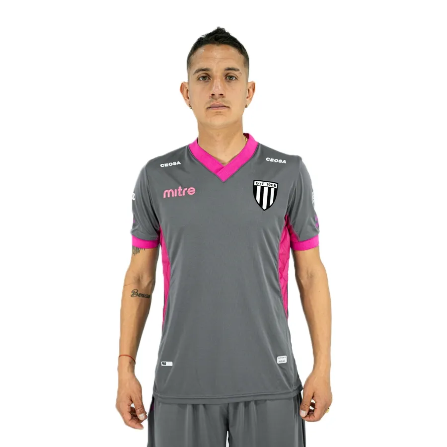 Imagen 4 de 9 de Camiseta Mitre Alternativa Gimnasia y Esgrima-GRIS/FUCSIA
