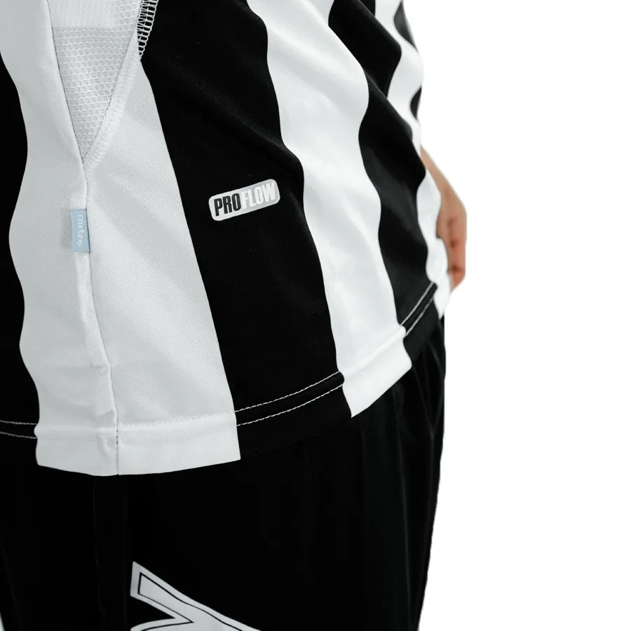 Imagen 6 de 9 de Camiseta Mitre Oficial Gimnasia y Esgrima 22-NEGRO/BLANCO