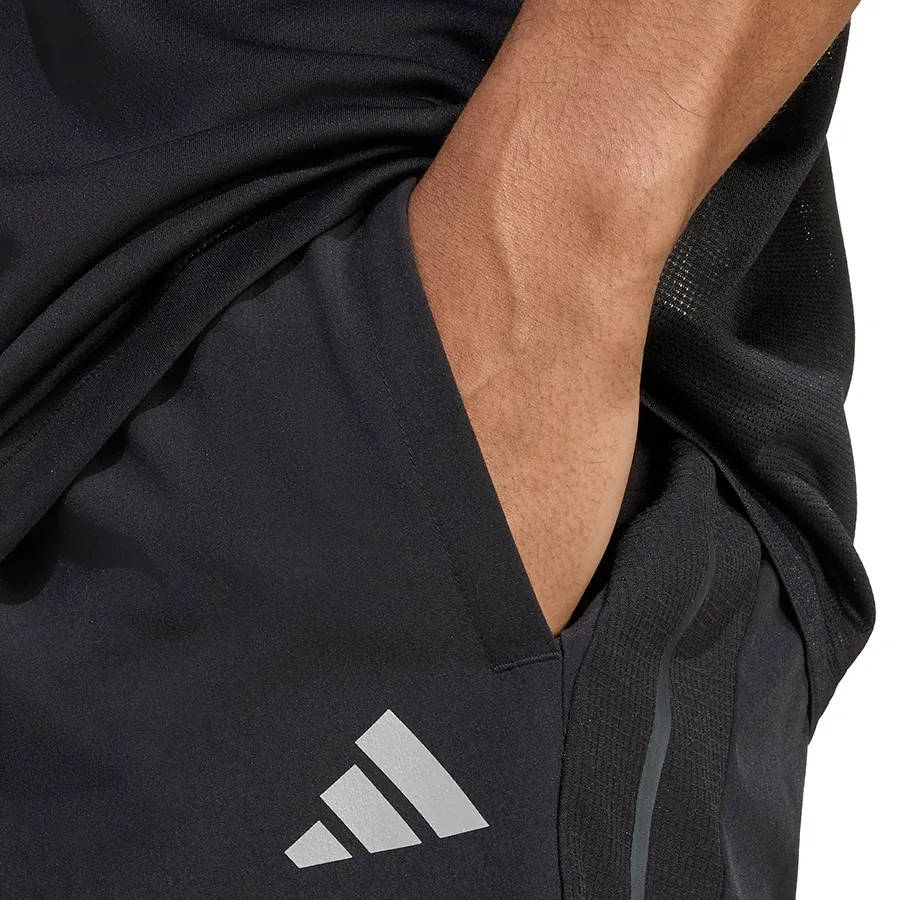 Imagen 4 de 6 de adidas Shorts Tech-NEGRO