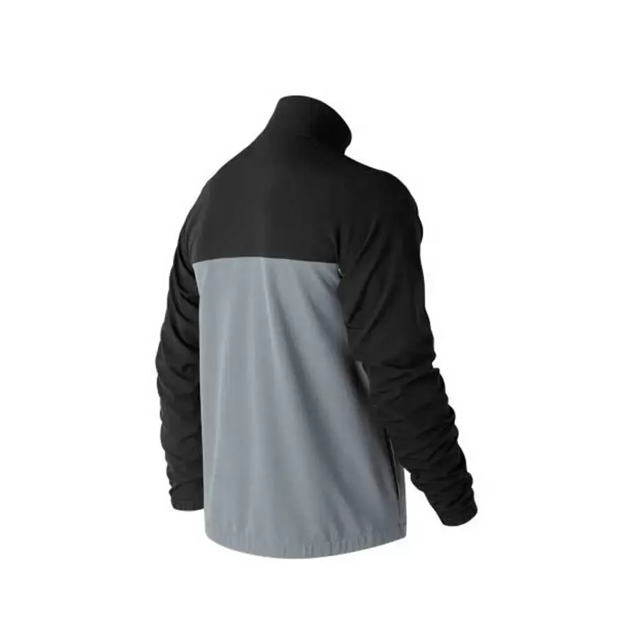 Imagen 1 de 2 de Campera New Balance Tenacity-NEGRO/GRIS