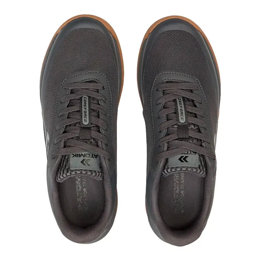 Imagen 3 de 9 de Zapatillas Atomik Coreforce-NEGRO/MARRON