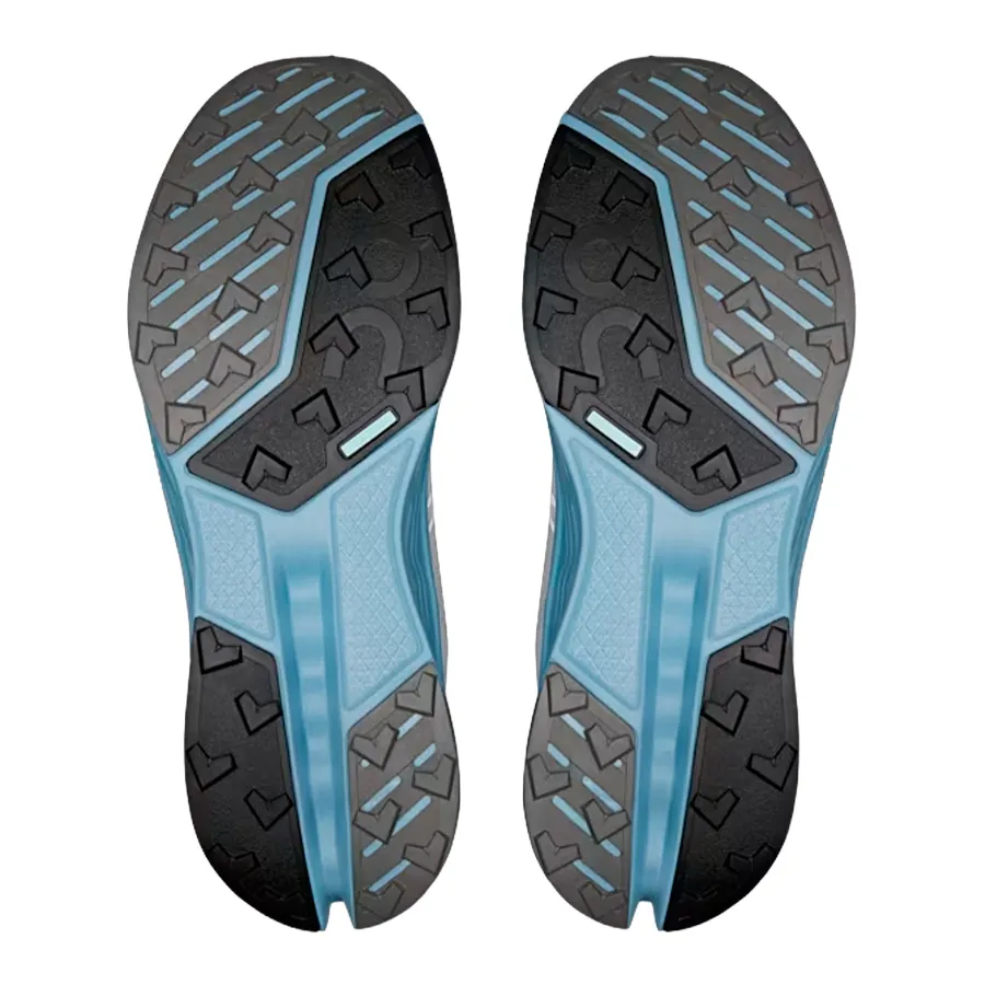Imagen 4 de 6 de Zapatillas On Cloudsurfer Trail 2-GRIS/CELESTE