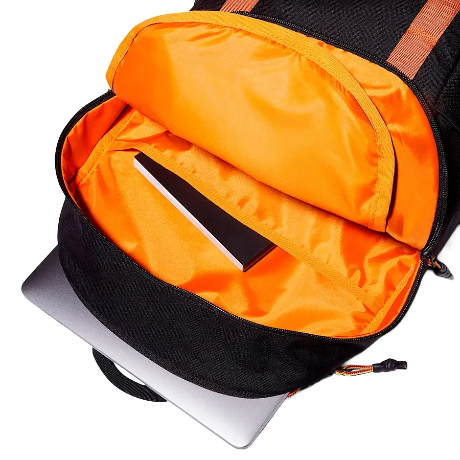 Imagen 2 de 4 de Calverton 26 Liter Backpack-NEGRO