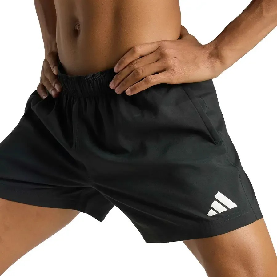 Imagen 3 de 5 de Short adidas Bañador Essentials-NEGRO