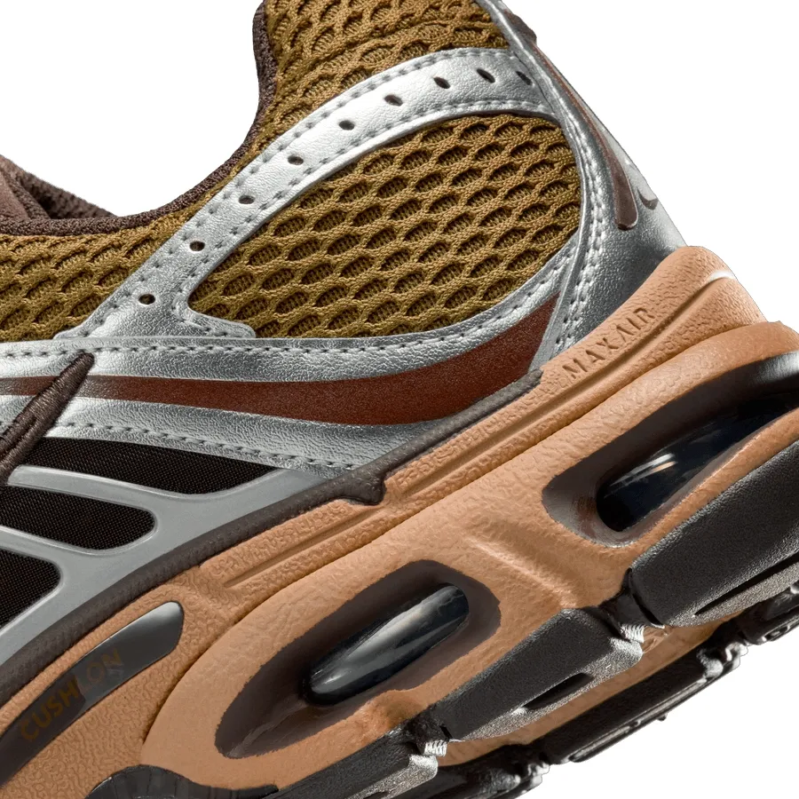 Imagen 7 de 8 de Zapatillas Nike Air Max Moto 2k-MARRON-PLATA
