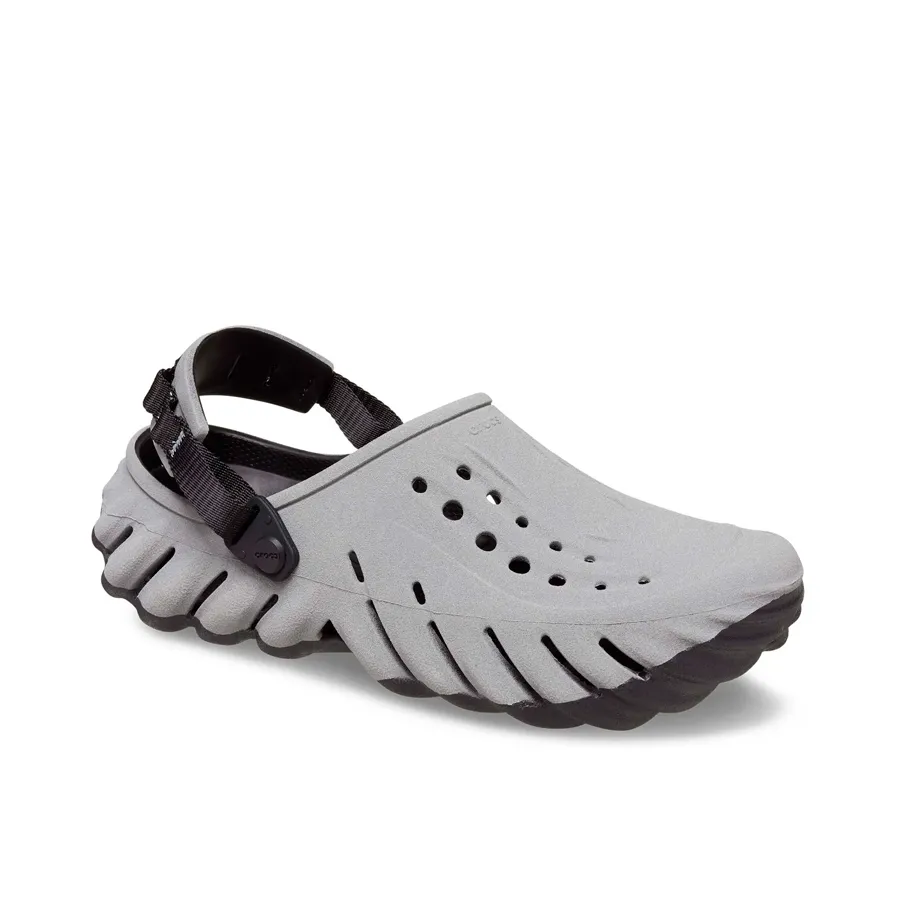 Imagen 1 de 5 de Sandalias Crocs Echo Reflective Clog-PLATA- NEGRO