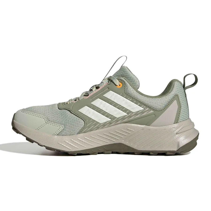 Imagen 2 de 7 de Zapatillas adidas Tracefinder-VERDE SECO/GRIS