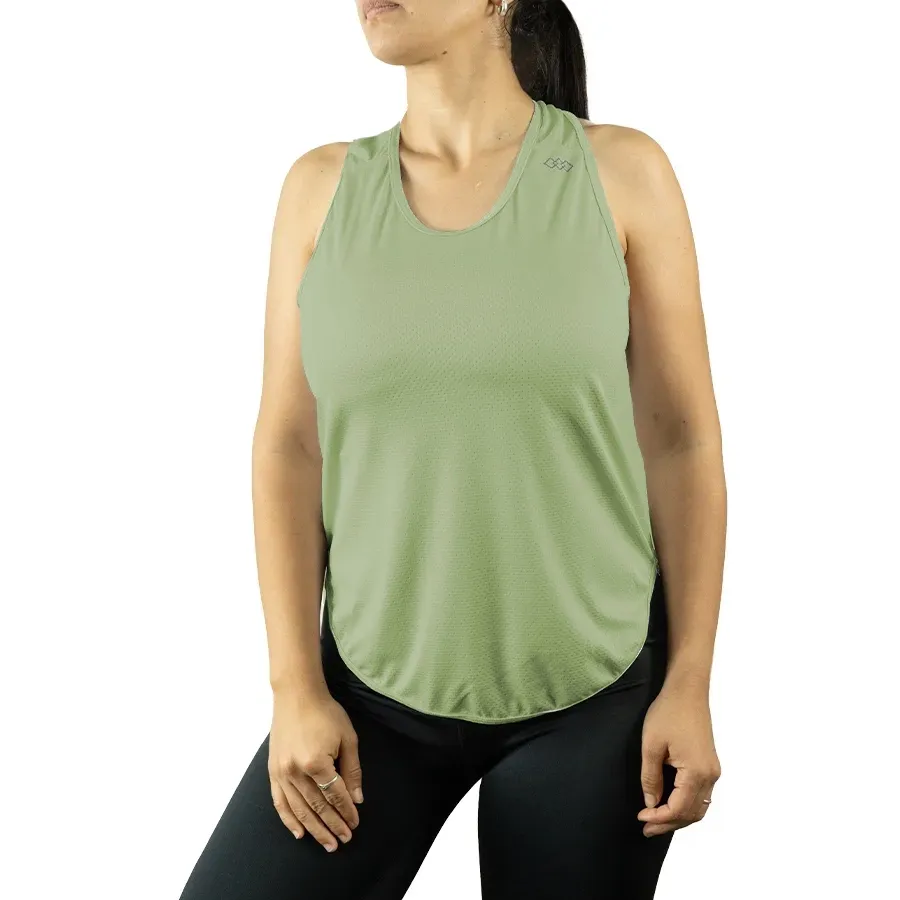 Imagen 0 de 3 de Musculosa Kamp Ultrarun con Recortes Laterales 25-VERDE