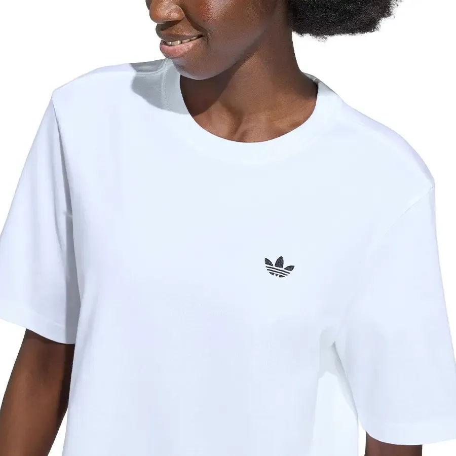Imagen 3 de 5 de Remera adidas originals Essentials Ajuste Holgado-BLANCO/NEGRO