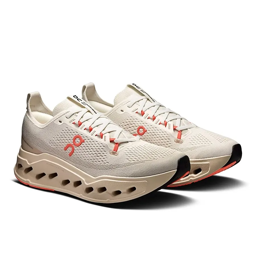 Imagen 1 de 4 de Zapatillas On Cloudsurfer Max-BLANCO/SALMON