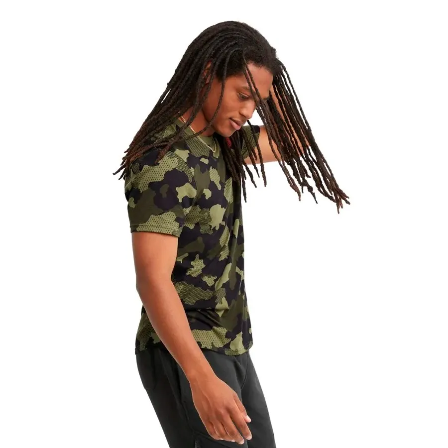 Imagen 1 de 3 de Remera Champion Camuflada-VERDE MILITAR