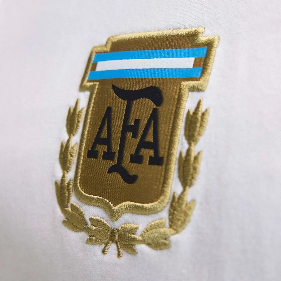 Imagen 5 de 6 de Remera adidas originals Argentina Equipment-BLANCO/CELESTE/AZUL