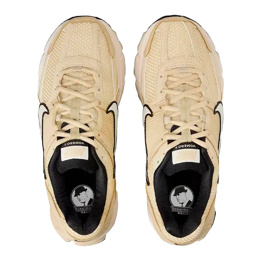 Imagen 3 de 8 de Zapatillas Nike Zoom Vomero 5-BEIGE