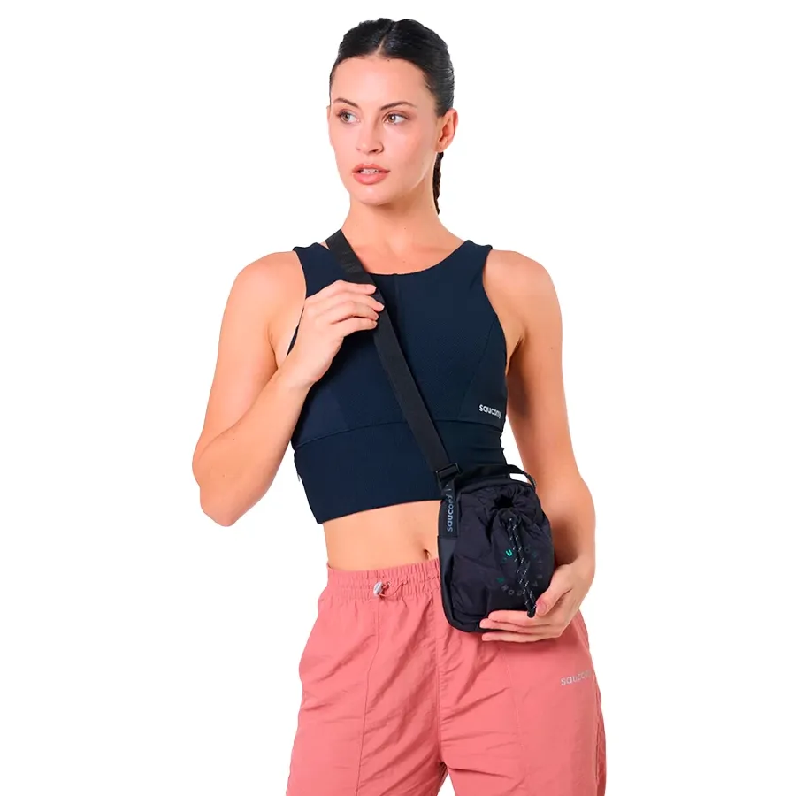 Imagen 0 de 6 de Bandolera Saucony Peregrine Crossbody 1Lt-NEGRO