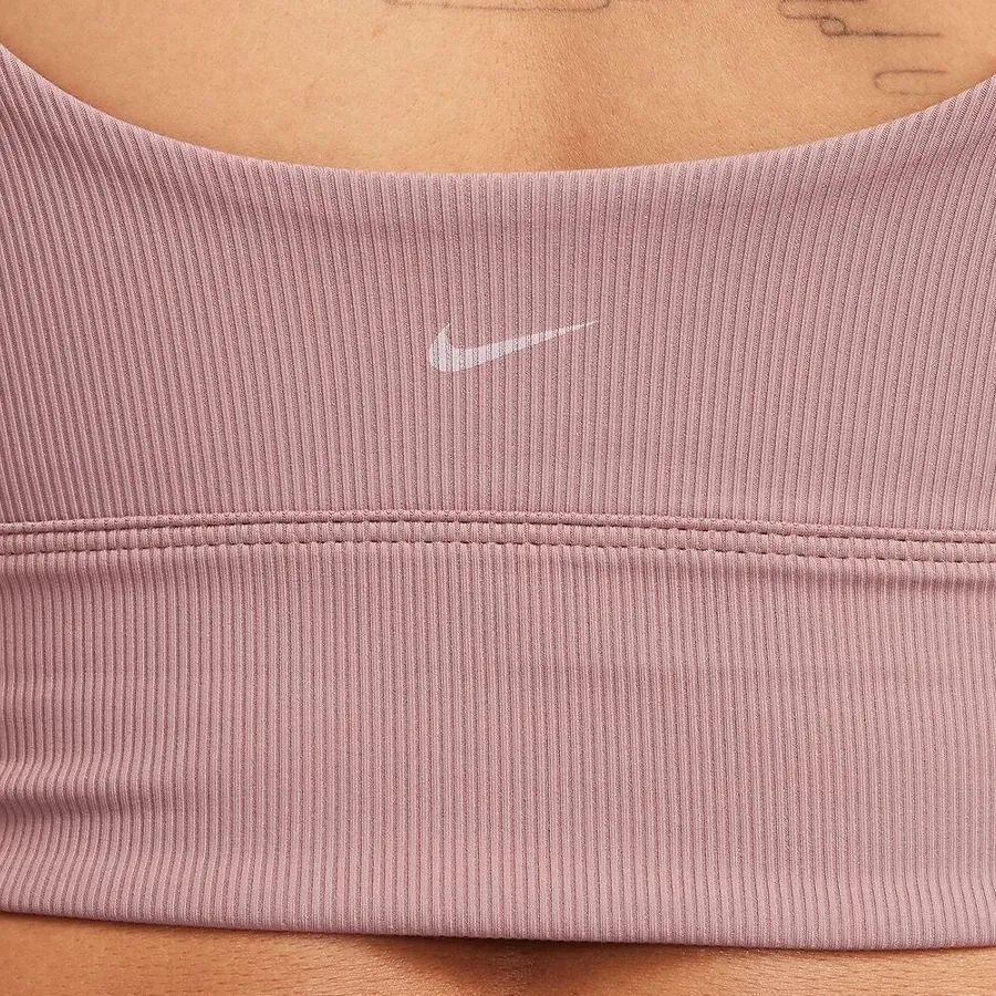Imagen 3 de 4 de Top Nike Zenvy Rib-ROSA