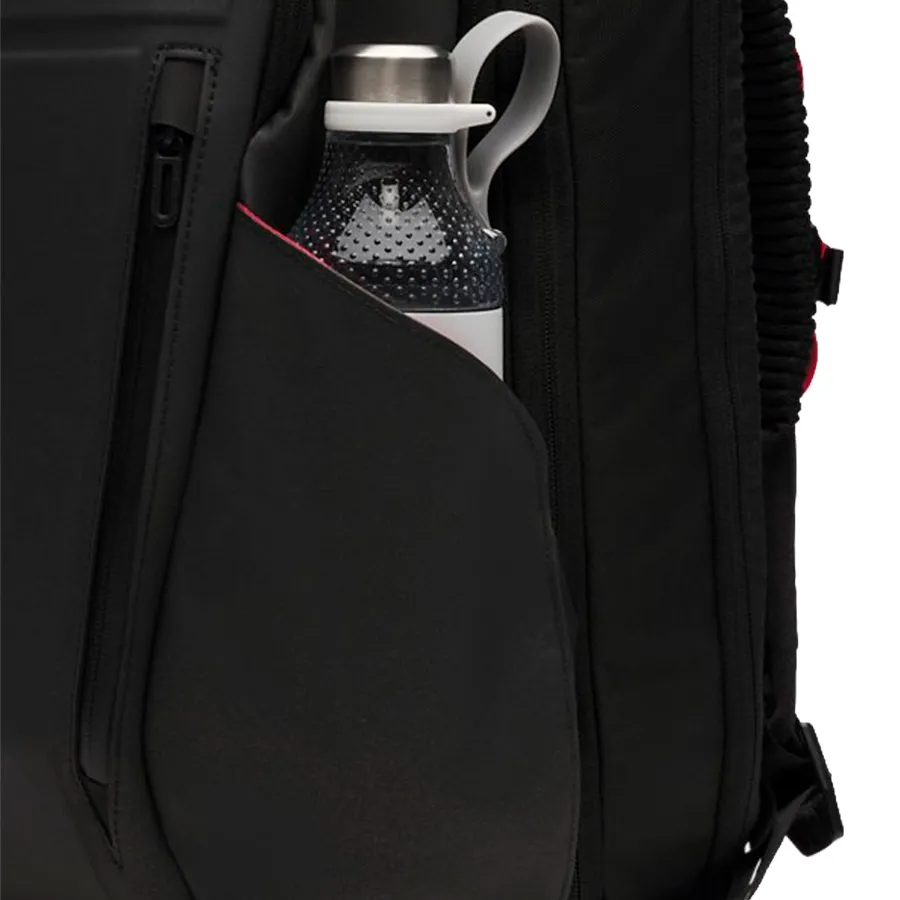 Imagen 6 de 9 de Mochila Under Armour No Weigh-NEGRO/ROJO