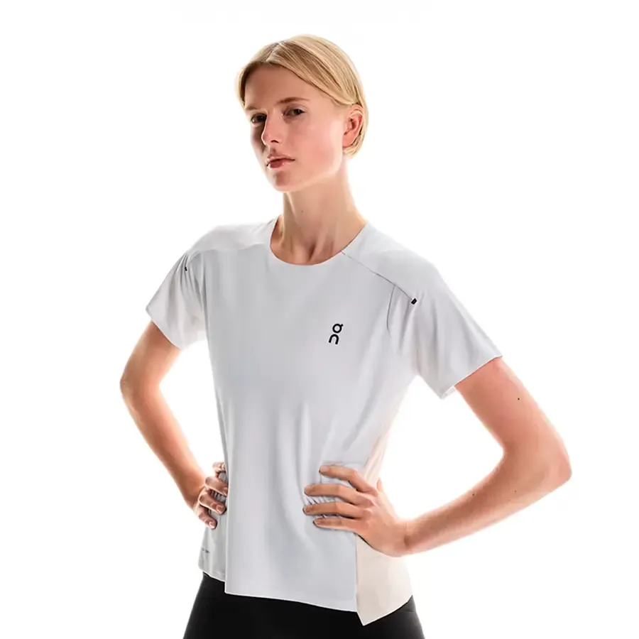 Imagen 0 de 4 de Remera On Performance-T-BLANCO/BEIGE