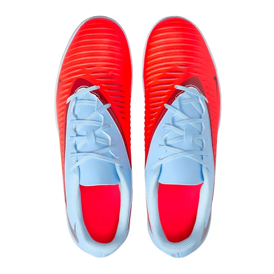 Imagen 3 de 8 de Botines Nike Phantom 360 Club TF-CELESTE/CORAL/NEGRO