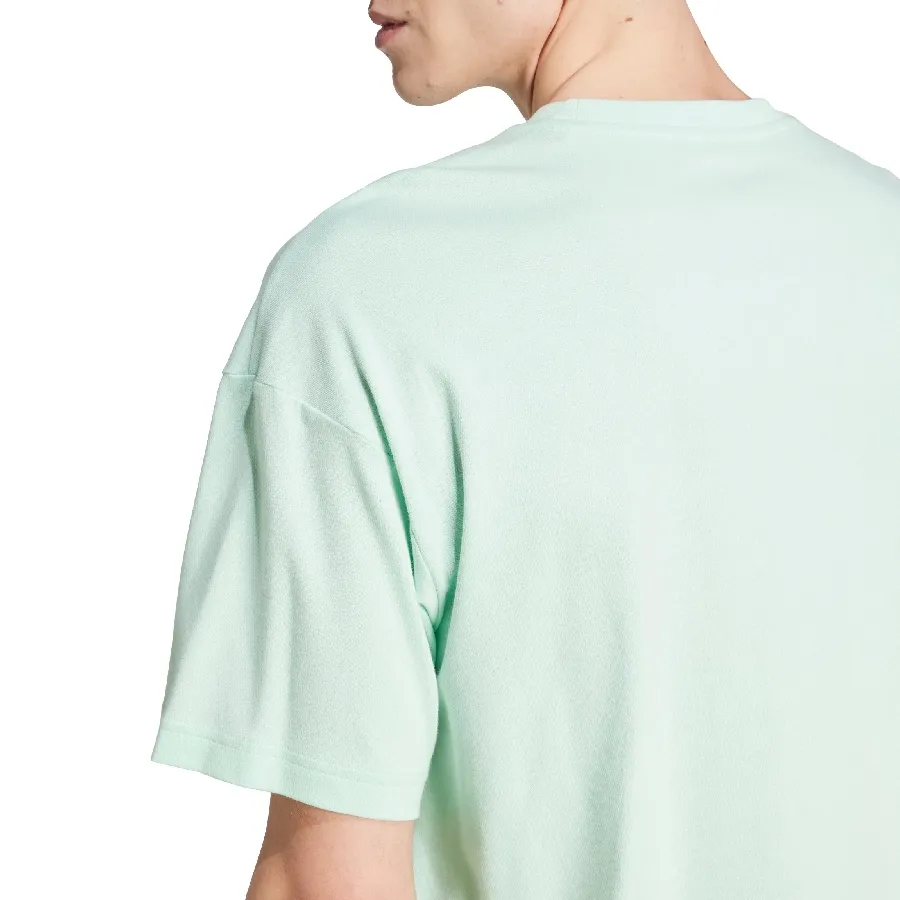 Imagen 3 de 5 de Remera adidas Mercedes - AMG PETRONAS F1 Team-VERDE AGUA/GRIS